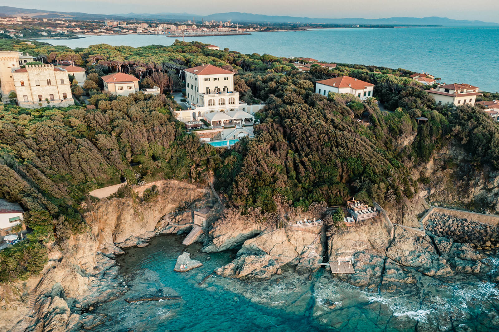Villa Parisi a Castiglioncello, affacciata sul mare